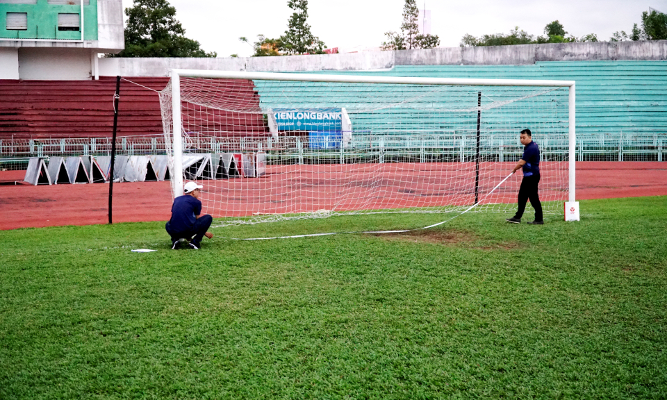 PVF khảo sát sân Long An chuẩn bị mùa giải 2020
