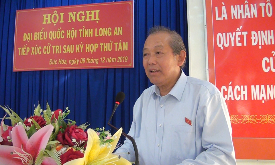 Phó Thủ tướng Chính Phủ Trương Hòa Bình tiếp xúc cử tri Đức Hòa