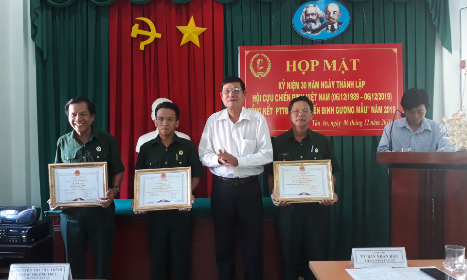 TP Tân An: Họp mặt kỷ niệm 30 năm Ngày thành lập Hội CCB Việt Nam