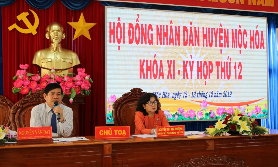 Kỳ họp lần thứ 12 Hội đồng nhân dân huyện Mộc Hóa