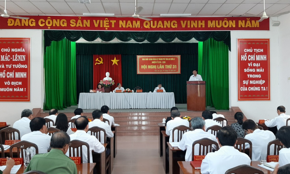 Hội nghị Ban chấp hành Đảng bộ thành phố Tân An lần thứ 31