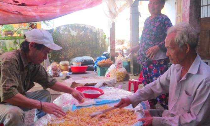 Cần Đước: Nghề làm bánh mứt ngày tết