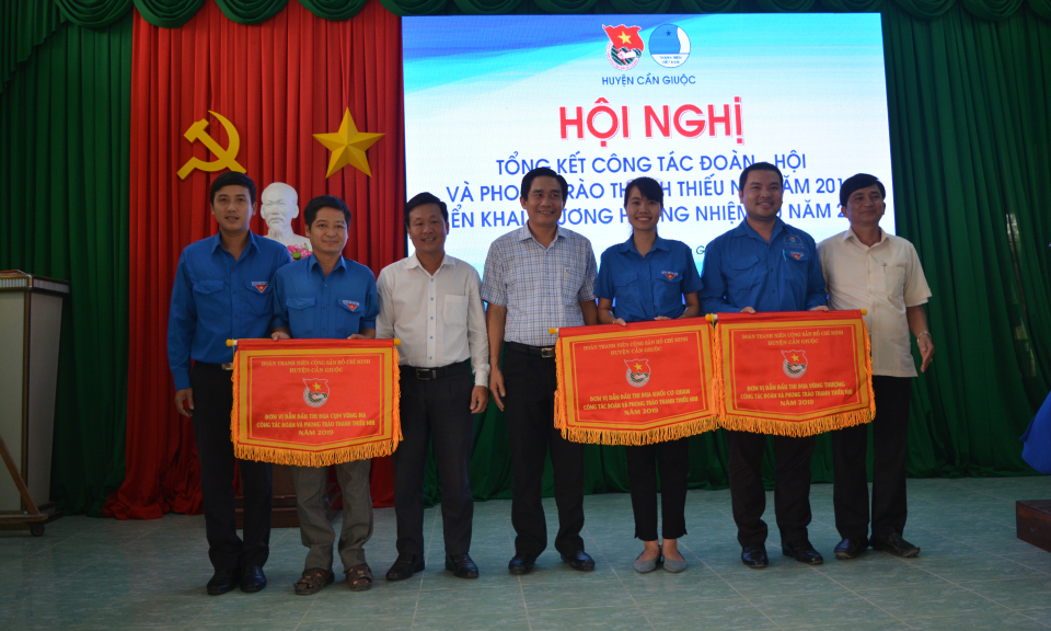 Cần Giuộc: Tổng kết công tác đoàn và phong trào thanh thiếu nhi năm 2019