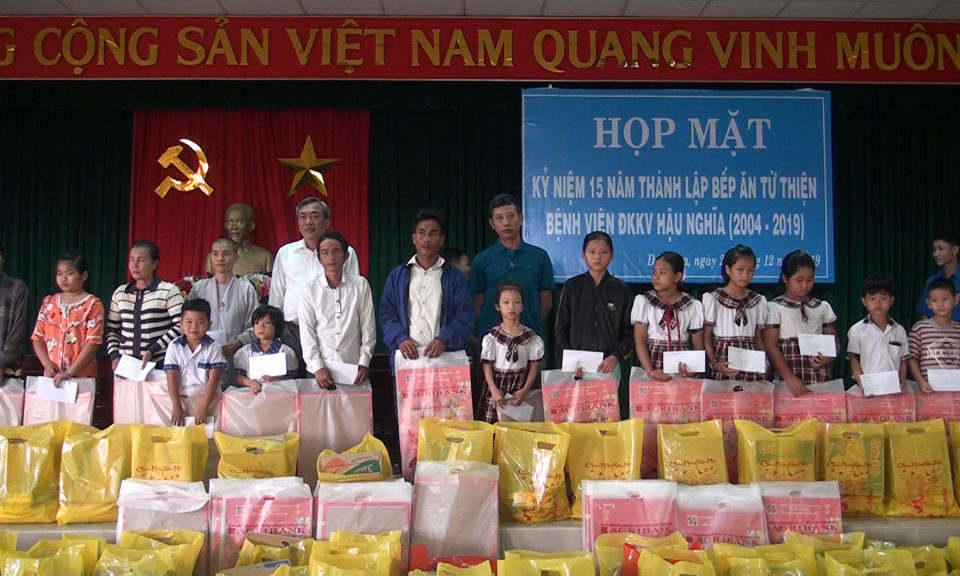 Đức Hòa: Bếp ăn từ thiện Bệnh viện Đa khoa khu vực Hậu Nghĩa tổng kết 15 năm hoạt động