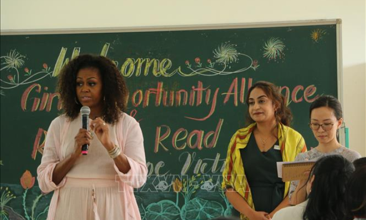 Cựu Đệ nhất Phu nhân Tổng thống Mỹ Michelle Obama thăm trường học tại Long An