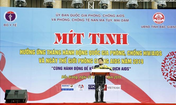 Phó Thủ tướng Vũ Đức Đam dự lễ mít tinh hưởng ứng Ngày thế giới phòng chống AIDS