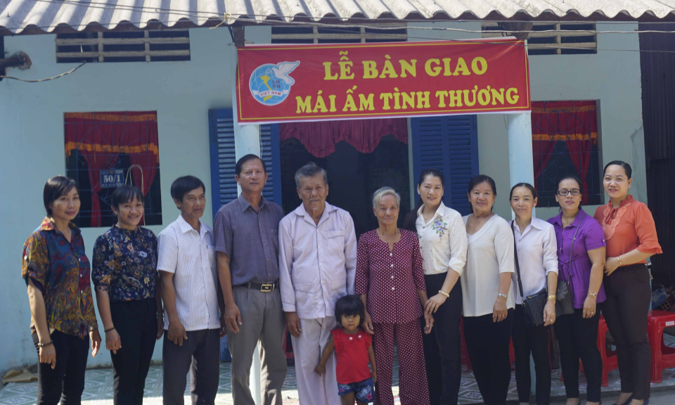 Đón Tết trong những căn nhà mới