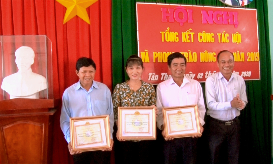 Tân Thạnh: Hội nông dân tổng kết công tác Hội và phong trào nông dân năm 2019