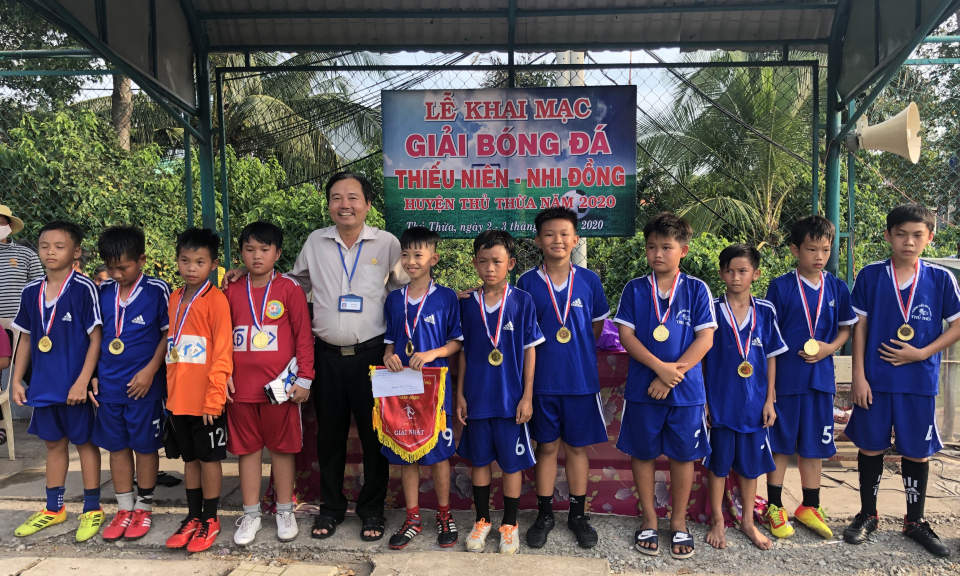 Thủ Thừa: Giải bóng đá mini học sinh các trường tiểu học 2020