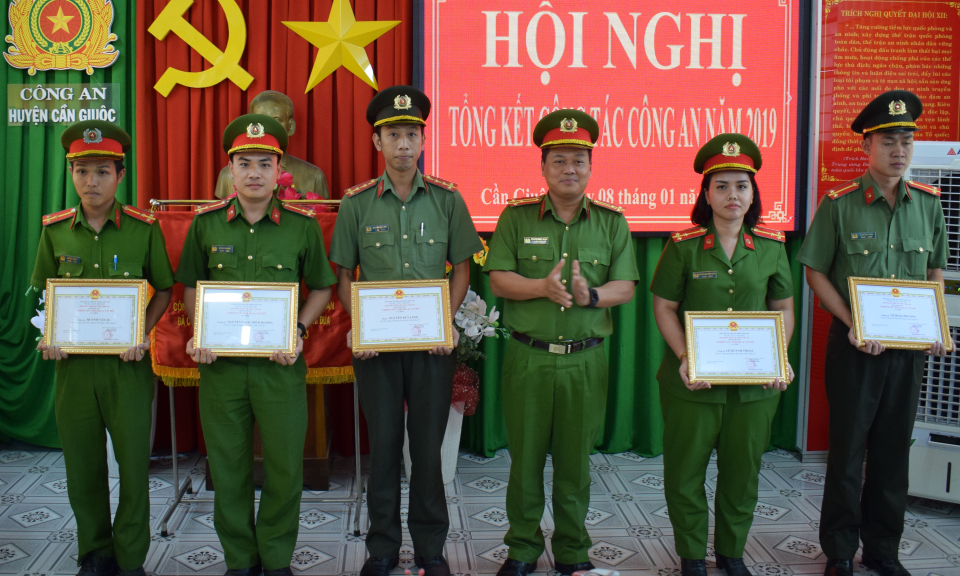 Công an huyện Cần Giuộc tổng kết công tác năm 2019