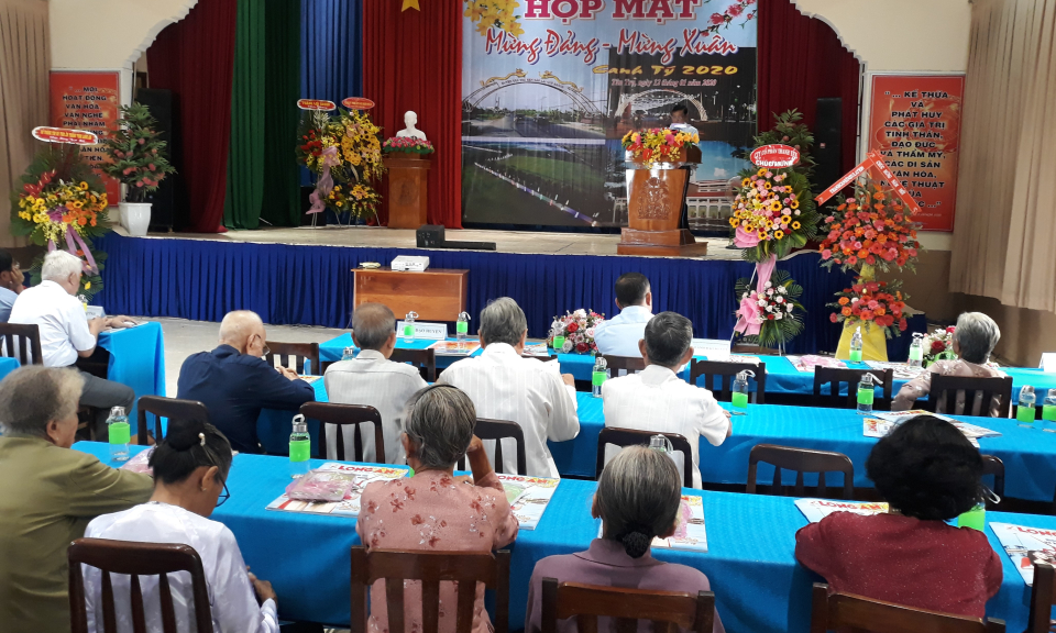 Tân Trụ: Họp mặt mừng Đảng, mừng xuân Canh Tý năm 2020