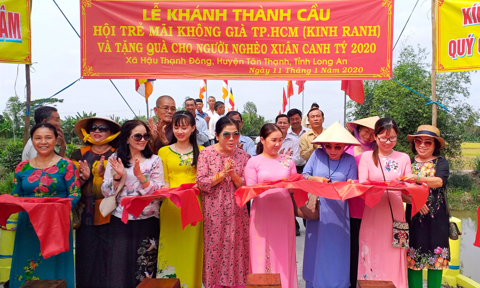Tân Thạnh: Khánh thành 2 cây cầu giao thông nông thôn