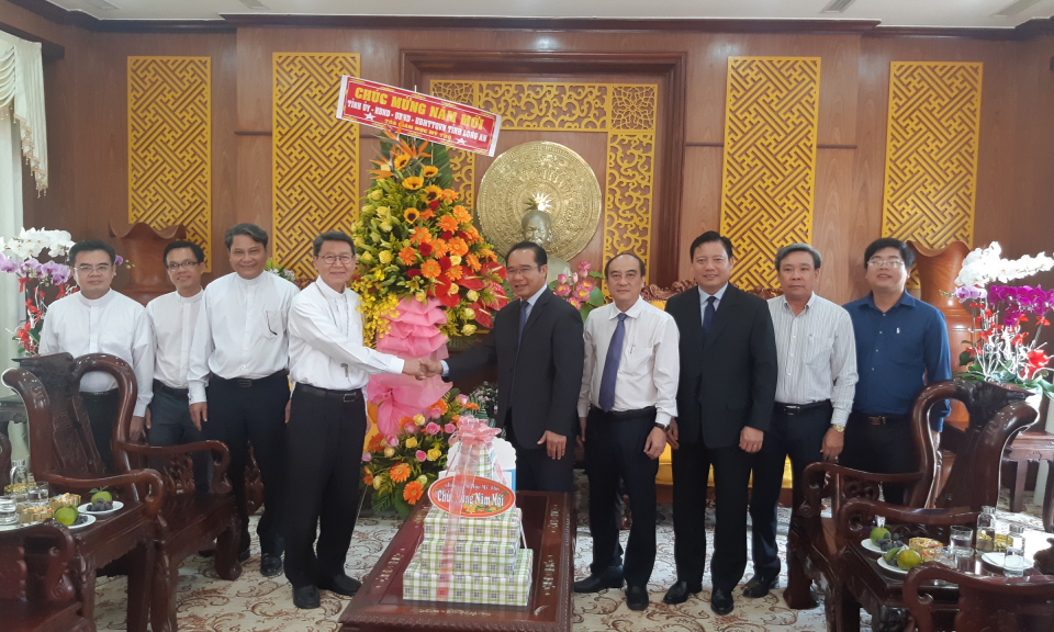 Lãnh đạo tỉnh tiếp, thăm các tôn giáo chúc Tết cổ truyền.