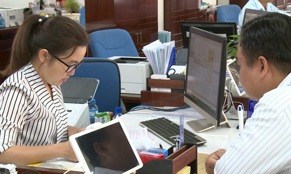 Long An giảm hơn 300 biên chế so với năm 2015
