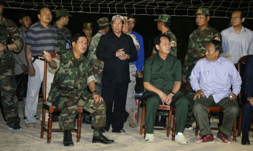 Thủ tướng Hun Sen trực tiếp chỉ đạo cứu hộ nạn nhân vụ sập nhà