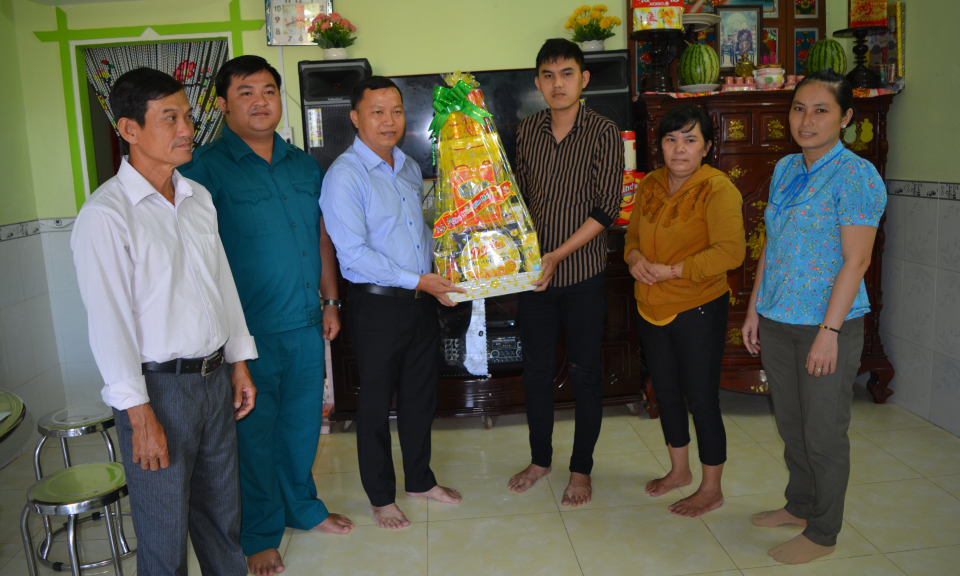 Cần Giuộc: Thanh niên sẳn sàng lên đường nhập ngũ