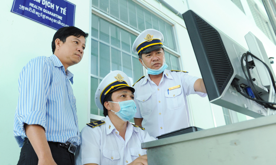 Tăng cường kiểm tra công tác phòng, chống dịch bệnh do virus corona tại khu vực biên giới