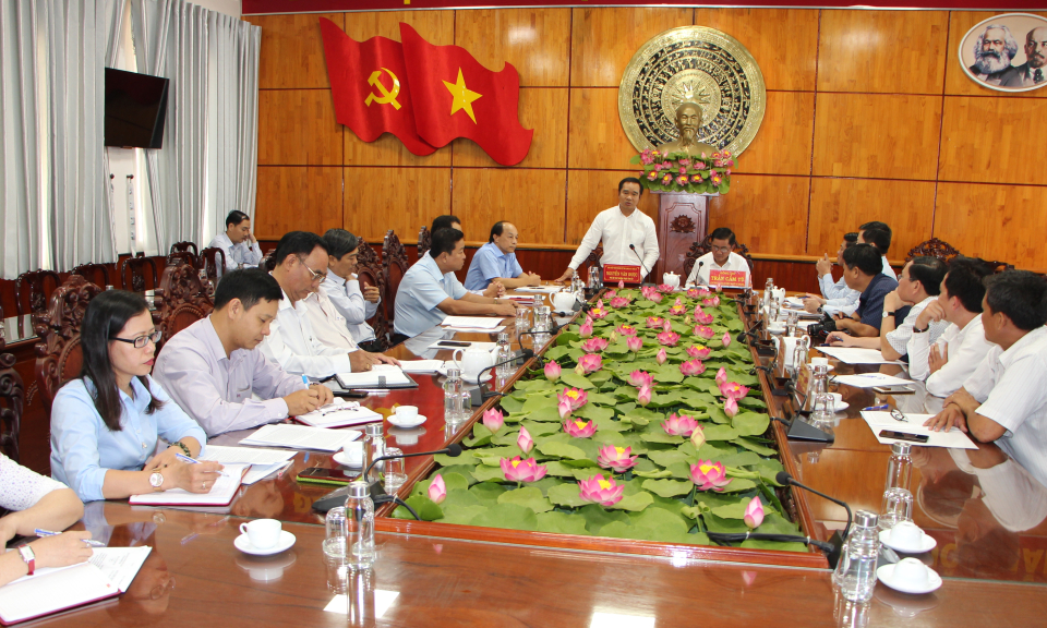 Chủ nhiệm UBKT Trung ương Trần Cẩm Tú thăm và làm việc tại Long An