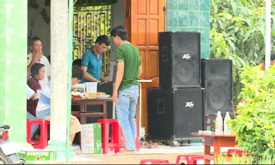 Long An tăng cường kiểm tra, xử lý vi phạm trong kinh doanh karaoke, nhạc sống