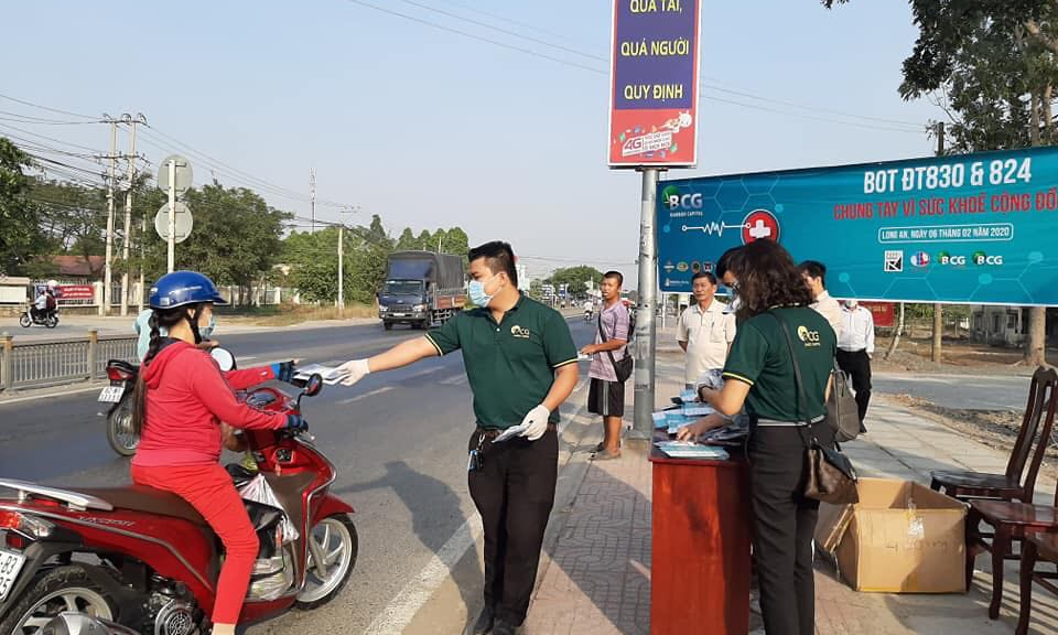 Những hình ảnh đẹp giữa đại dịch viêm đường hô hấp cấp Corona