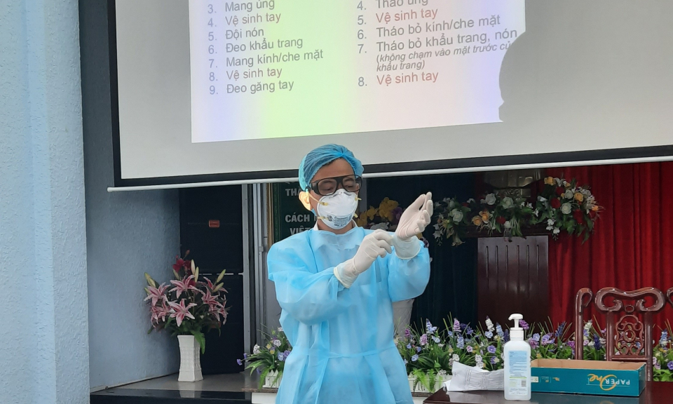 Bến Lức: Tập huấn phòng ngừa lây nhiễm virut Corona