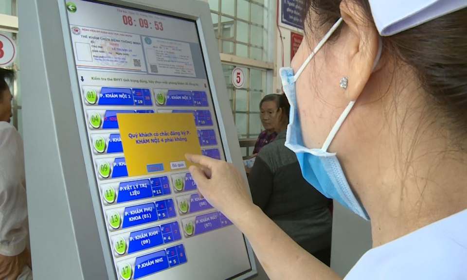 Hiệu quả từ việc áp dụng máy quét thẻ thông minh trong đăng ký khám chữa bệnh