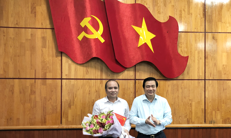 Tỉnh uỷ bổ nhiệm ông Phùng Tấn Tú làm Phó Tổng biên tập báo Long An.