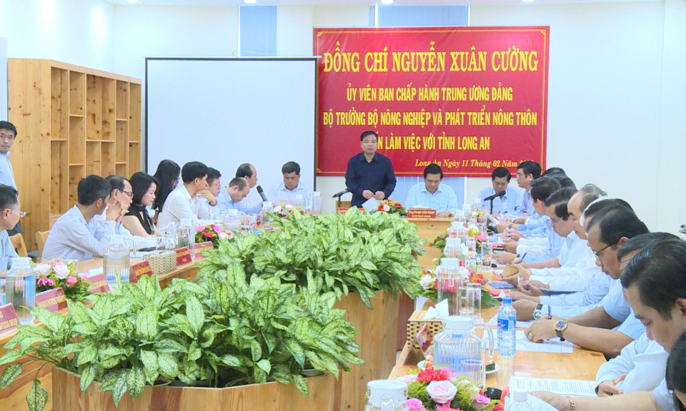 Bộ trưởng Bộ NN và PTNT Nguyễn Xuân Cường khảo sát tình hình tiêu thụ nông sản tại Long An