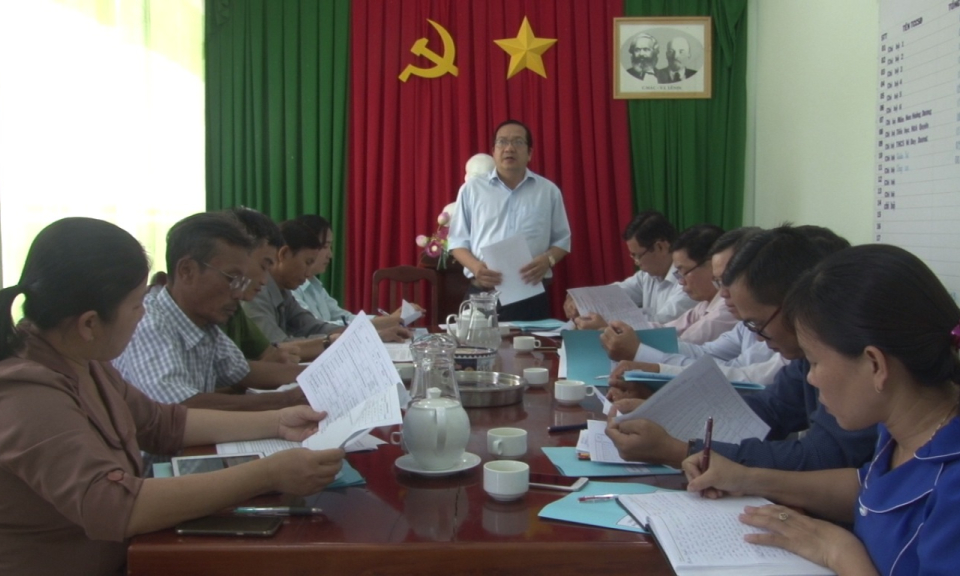 Kiến Tường: Bí thư thị uỷ Nguyễn Minh Lâm kiểm tra công tác chuẩn bị Đại hội Đảng bộ cơ sở