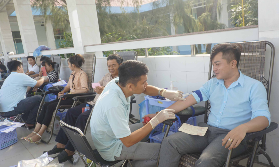 Bến Lức: Tiếp nhận gần 300 đơn vị máu tình nguyện