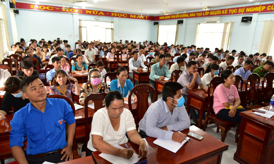 Tân Hưng: Cập nhật kiến thức năm 2020 cho cán bộ, đảng viên