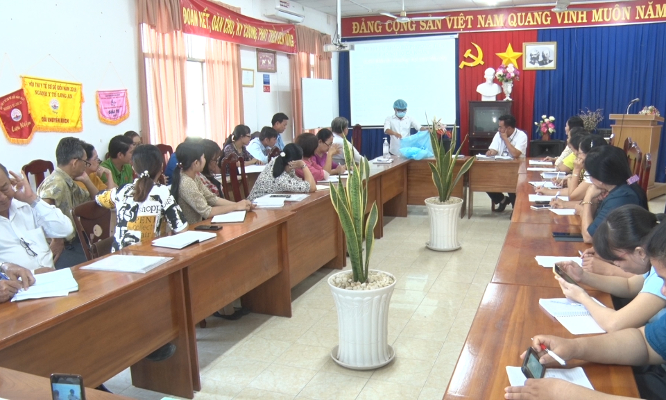 Đức Hòa: Tập huấn hướng dẫn thực hành phòng chống Covid-19