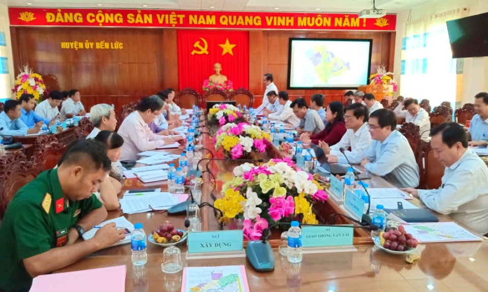 Lấy ý kiến đóng góp dự thảo báo cáo chính trị Đại hội Đảng bộ huyện Bến Lức lần thứ XII, nhiệm kỳ 2020 – 2025