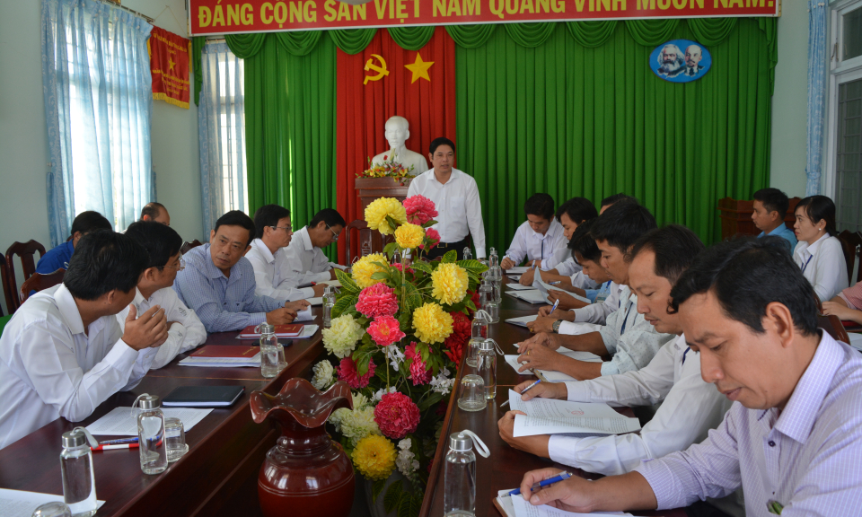 Cần Giuộc: Kiểm tra công tác chuẩn bị Đại hội Đảng bộ xã điểm Phước Hậu