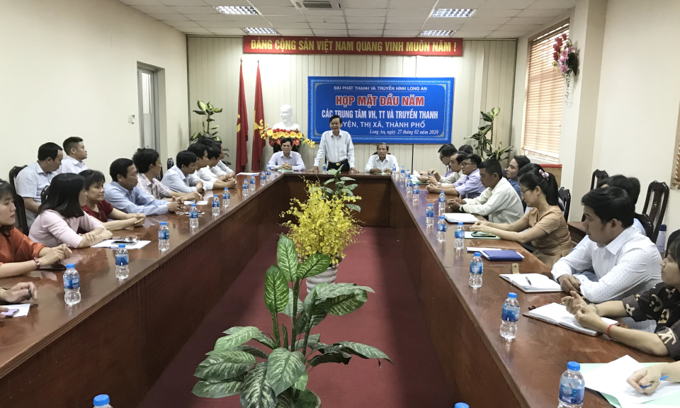 Đài PT và TH Long An họp mặt cộng tác viên.