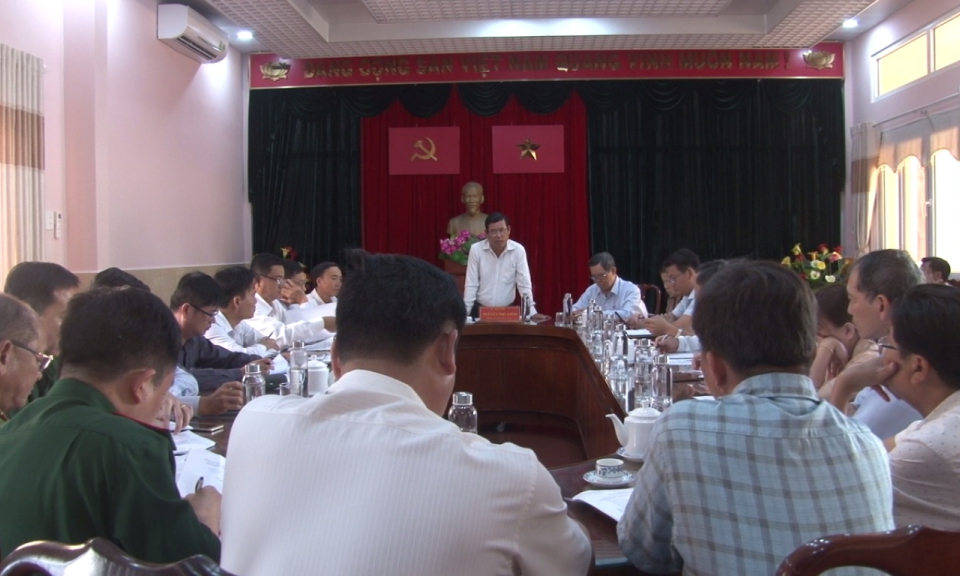 TX Kiến Tường: Họp bàn phương án trồng tre tại đường tuần tra biên giới giai đoạn 2.
