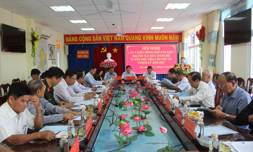 Mộc Hóa: Lấy ý kiến đóng góp văn kiện đại hội đại biểu Đảng bộ huyện lần thứ XII