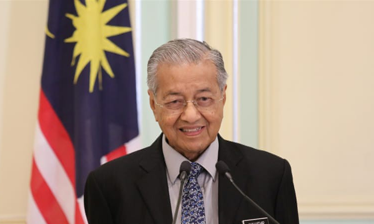 Thủ tướng Malaysia Mahathir đệ đơn từ chức