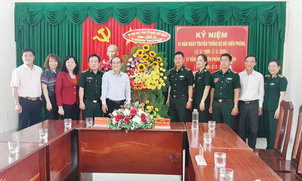 UB.MTTQ tỉnh Long An thăm cán bộ, chiến sĩ nhân kỷ niệm ngày truyền thống bộ đội Biên phòng