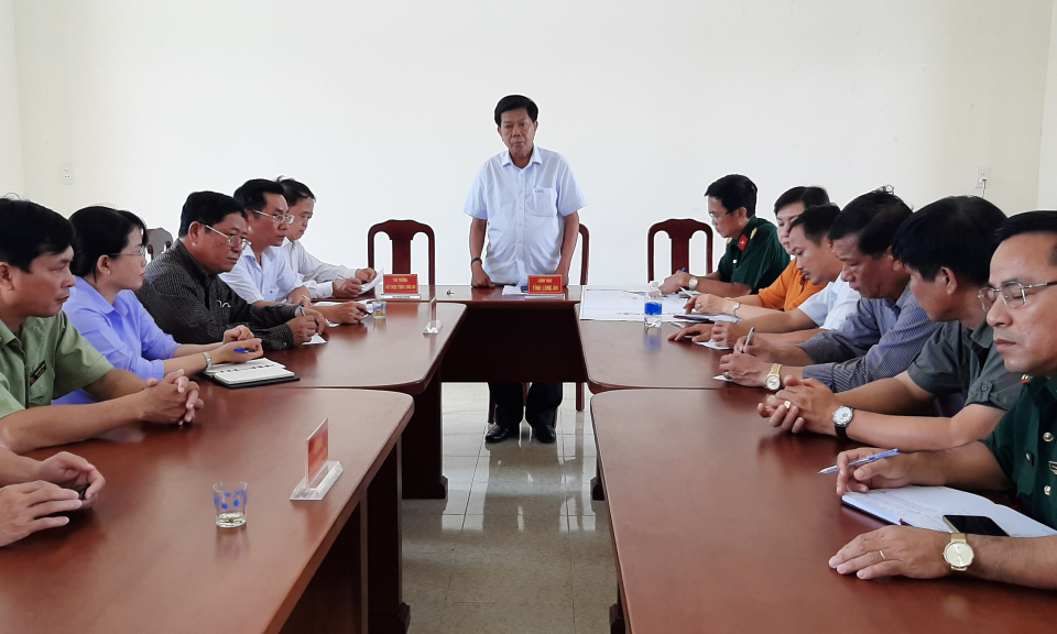 Chủ tịch UBND tỉnh Trần Văn Cần kiểm tra công tác phòng chống dịch Covid-19