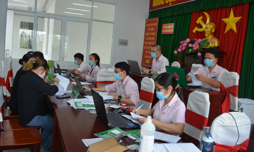 Cần Giuộc: Ngân hàng chính sách xã hội giải ngân nguồn vốn nước sạch vệ sinh môi trường