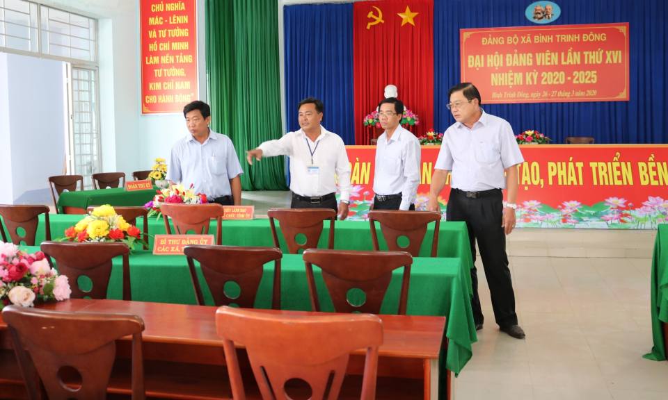 Tân Trụ: Kiểm tra công tác chuẩn bị đại hội Đảng bộ xã Bình Trinh Đông