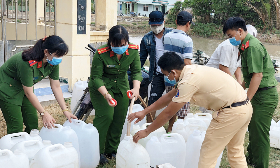 Mang nước ngọt đến người dân vùng hạn mặn vùng hạ Long An