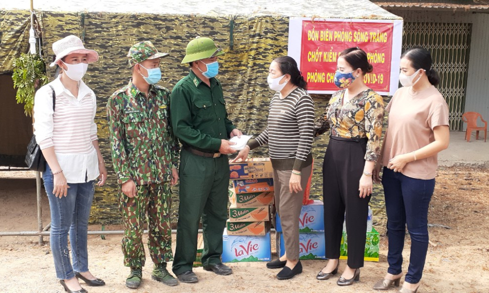 Tân Hưng: Người dân cùng chung tay phòng, chống dịch bệnh Covid-19