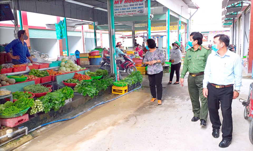 Tân Thạnh: Kiểm tra tình hình phòng chống dịch bệnh Covid-19