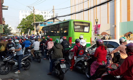 Dịch COVID-19: TP Hồ Chí Minh dừng toàn bộ hoạt động xe buýt từ 0h ngày 1/4