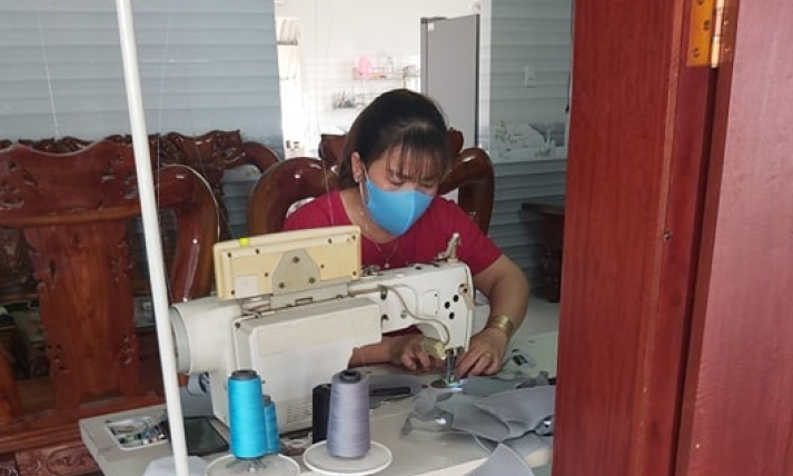 Đức Hòa: Mỹ Hạnh Nam trao tặng 2500 chiếc khẩu trang cho người dân