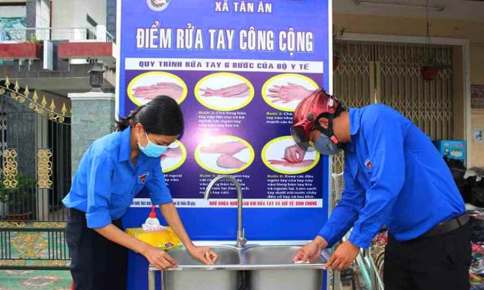 Cần Đước: Xây dựng bồn rửa tay ở các khu vực công cộng, phòng chống dịch Covid -19