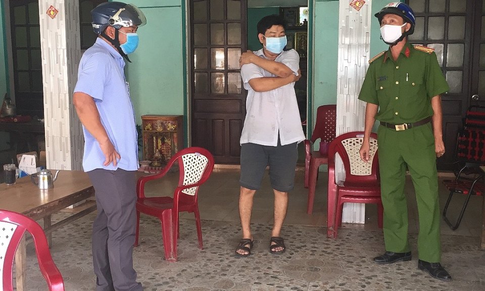 Đức Hòa: Xử phạt vi phạm không đeo khẩu trang nơi công cộng