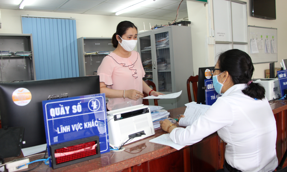 Thủ Thừa: Tăng cường thực hiện bưu chính công ích phòng chống dịch Covid-19